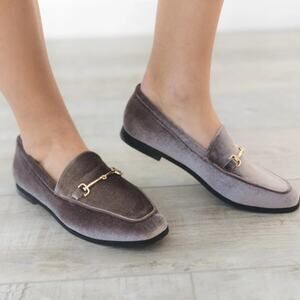 BEAST FASHION 11 Vivian-02 Taupe Velvet with Gold Chain Detail Loafers‎